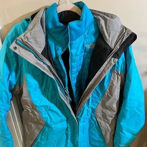 The North Face Womens Triclimate Jacket in Blue, size x-Large. Two in one!